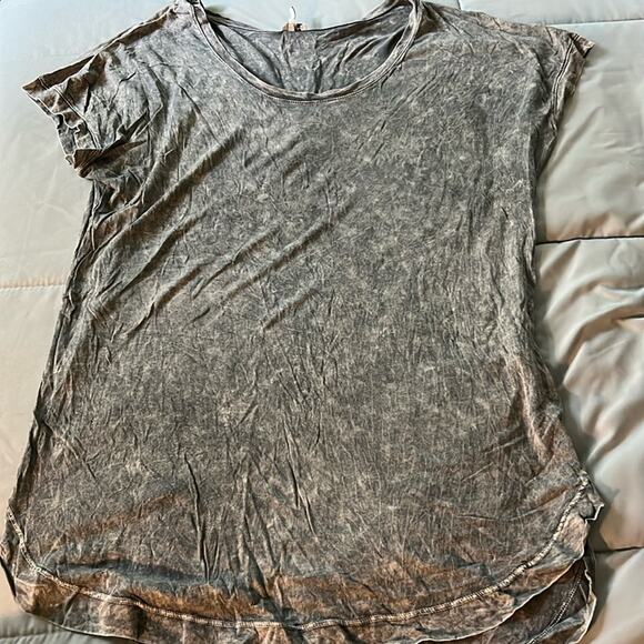 Splendid gray acid wash high low t shirt, size medium, cotton‎ blend￼ - Picture 1 of 6